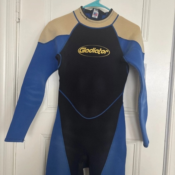 Gladiator Blue and Black Wetsuit - Picture 5 of 5